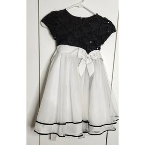 RARE EDITIONS White & Black Dress size 6